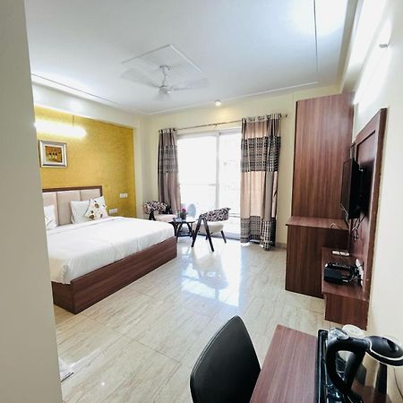 Hotel The Luxe 18 - Golf Course Road Gurgaon Exterior photo