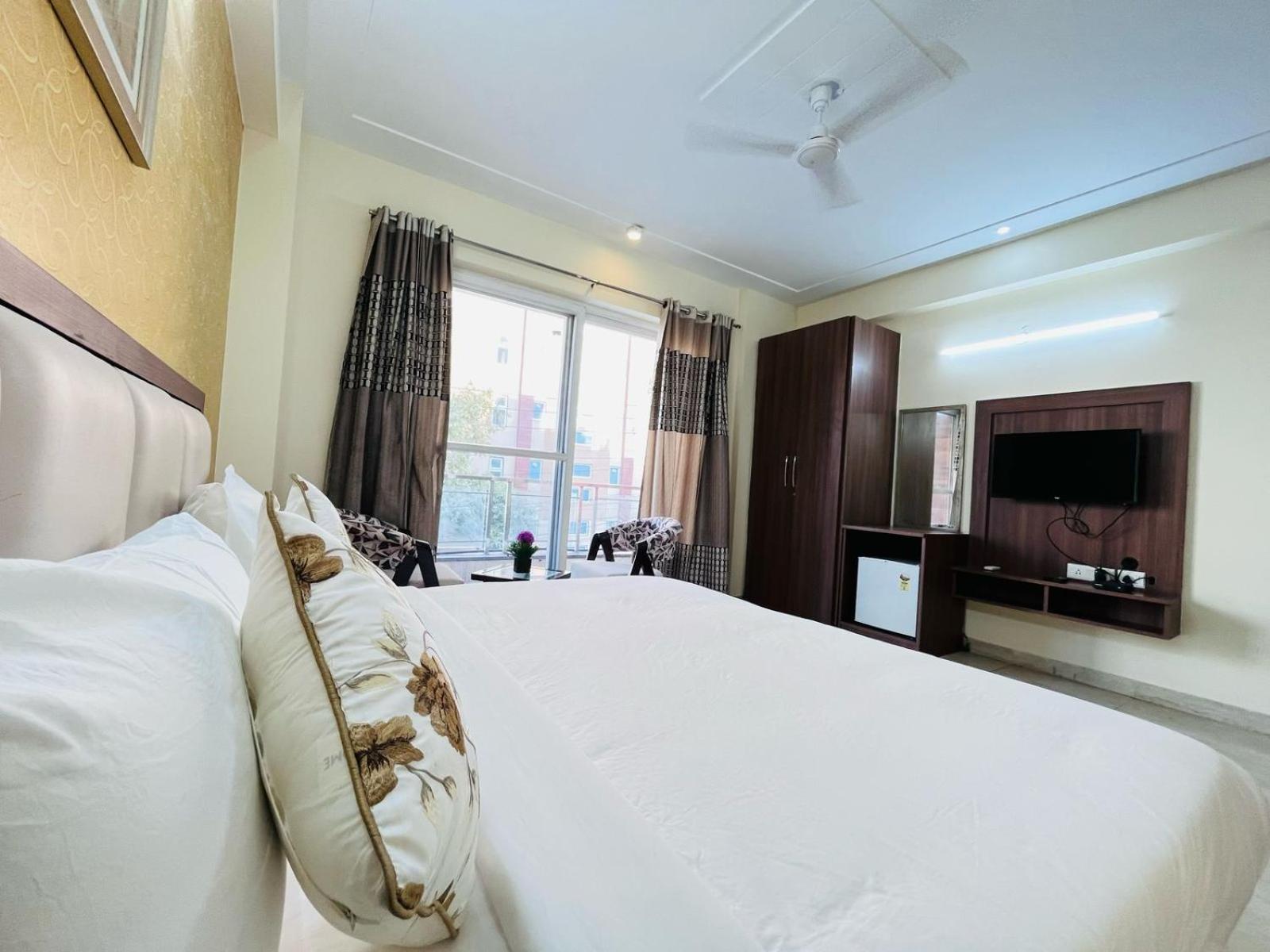 Hotel The Luxe 18 - Golf Course Road Gurgaon Exterior photo