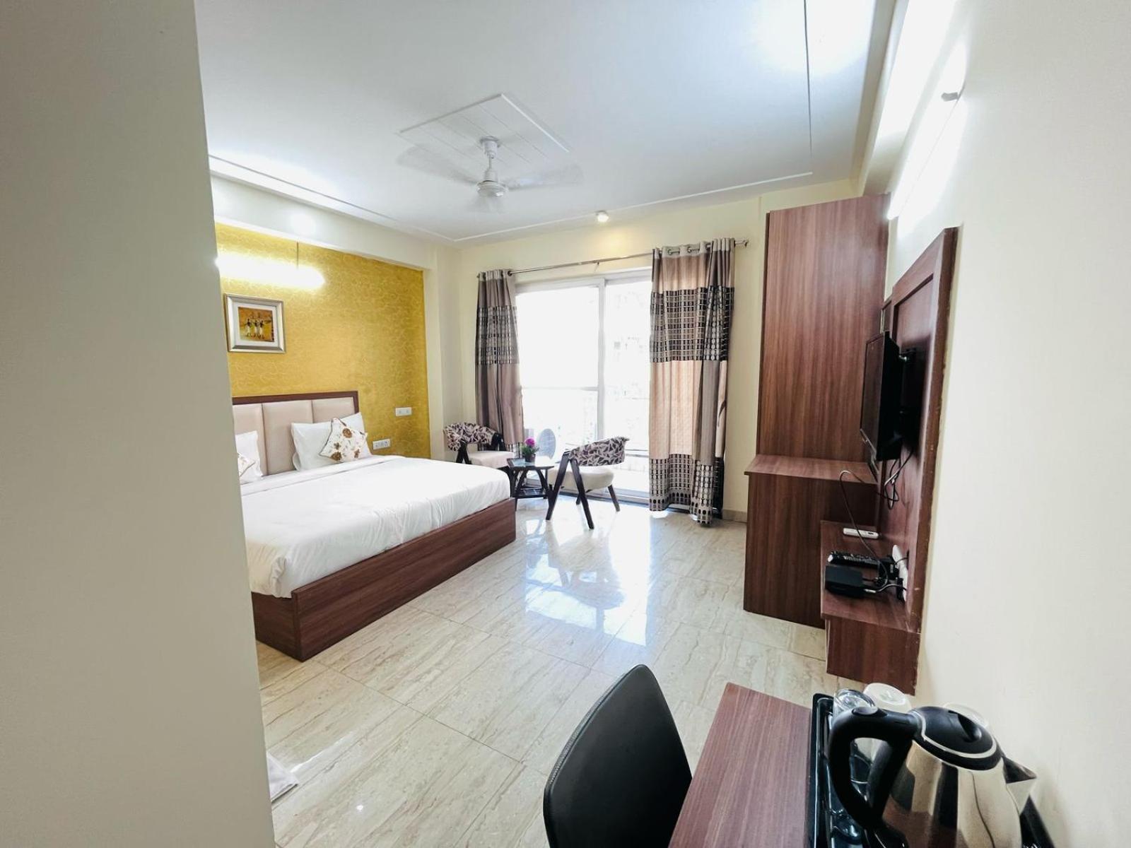 Hotel The Luxe 18 - Golf Course Road Gurgaon Exterior photo