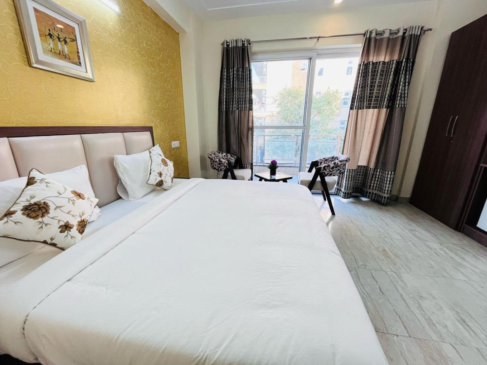 Hotel The Luxe 18 - Golf Course Road Gurgaon Exterior photo