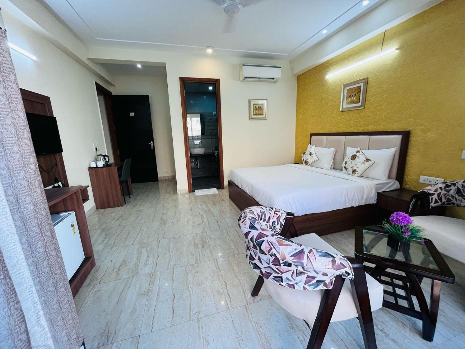 Hotel The Luxe 18 - Golf Course Road Gurgaon Exterior photo