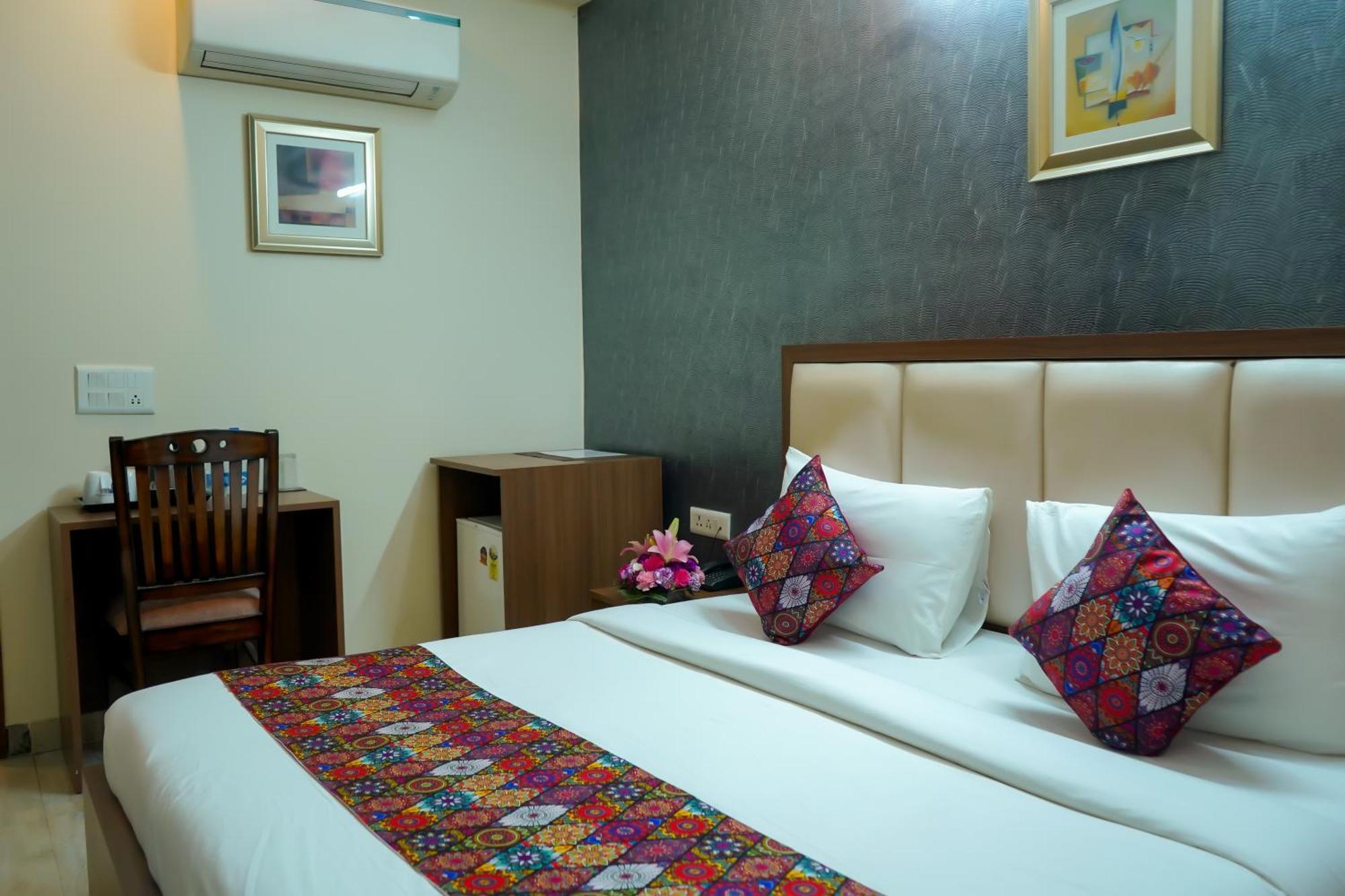 Hotel The Luxe 18 - Golf Course Road Gurgaon Exterior photo