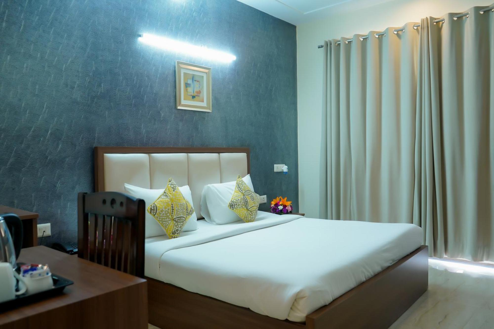 Hotel The Luxe 18 - Golf Course Road Gurgaon Exterior photo