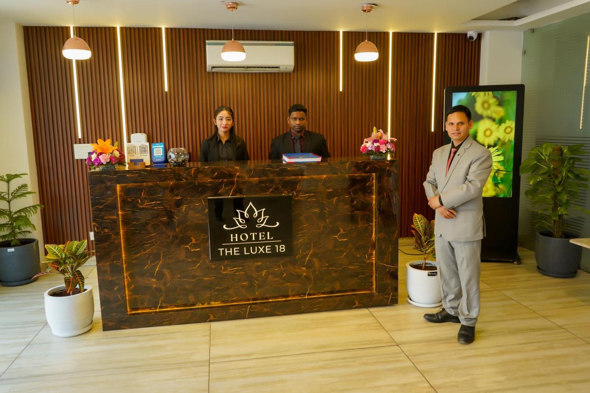 Hotel The Luxe 18 - Golf Course Road Gurgaon Exterior photo