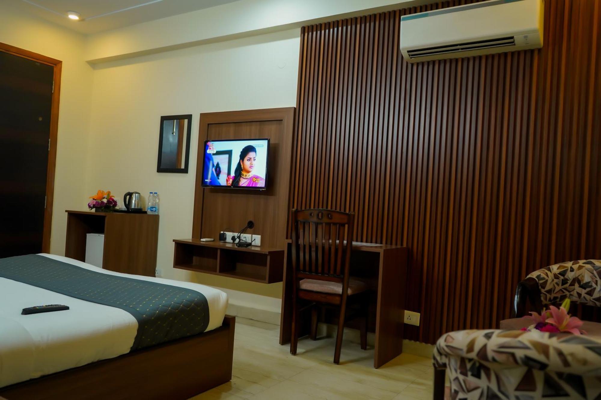 Hotel The Luxe 18 - Golf Course Road Gurgaon Exterior photo