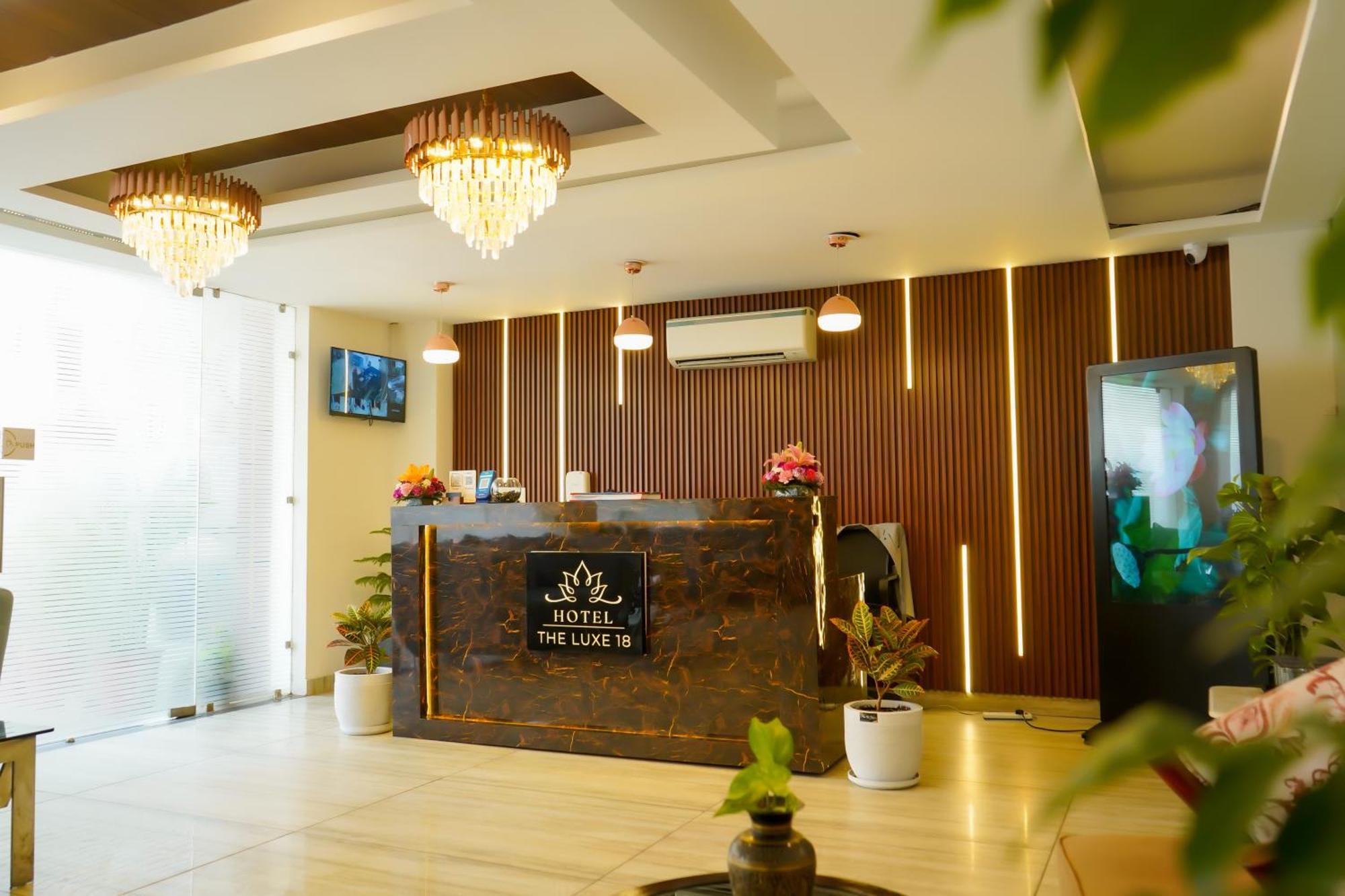 Hotel The Luxe 18 - Golf Course Road Gurgaon Exterior photo