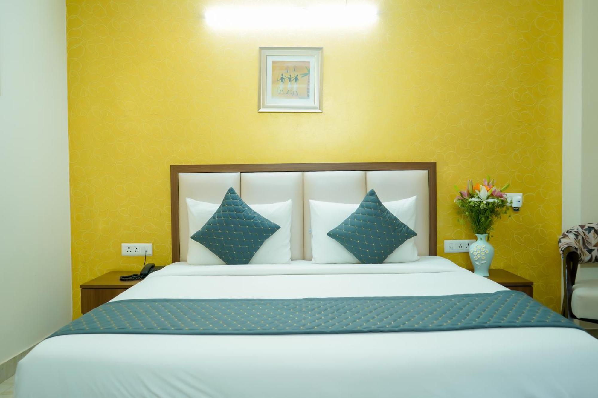 Hotel The Luxe 18 - Golf Course Road Gurgaon Exterior photo