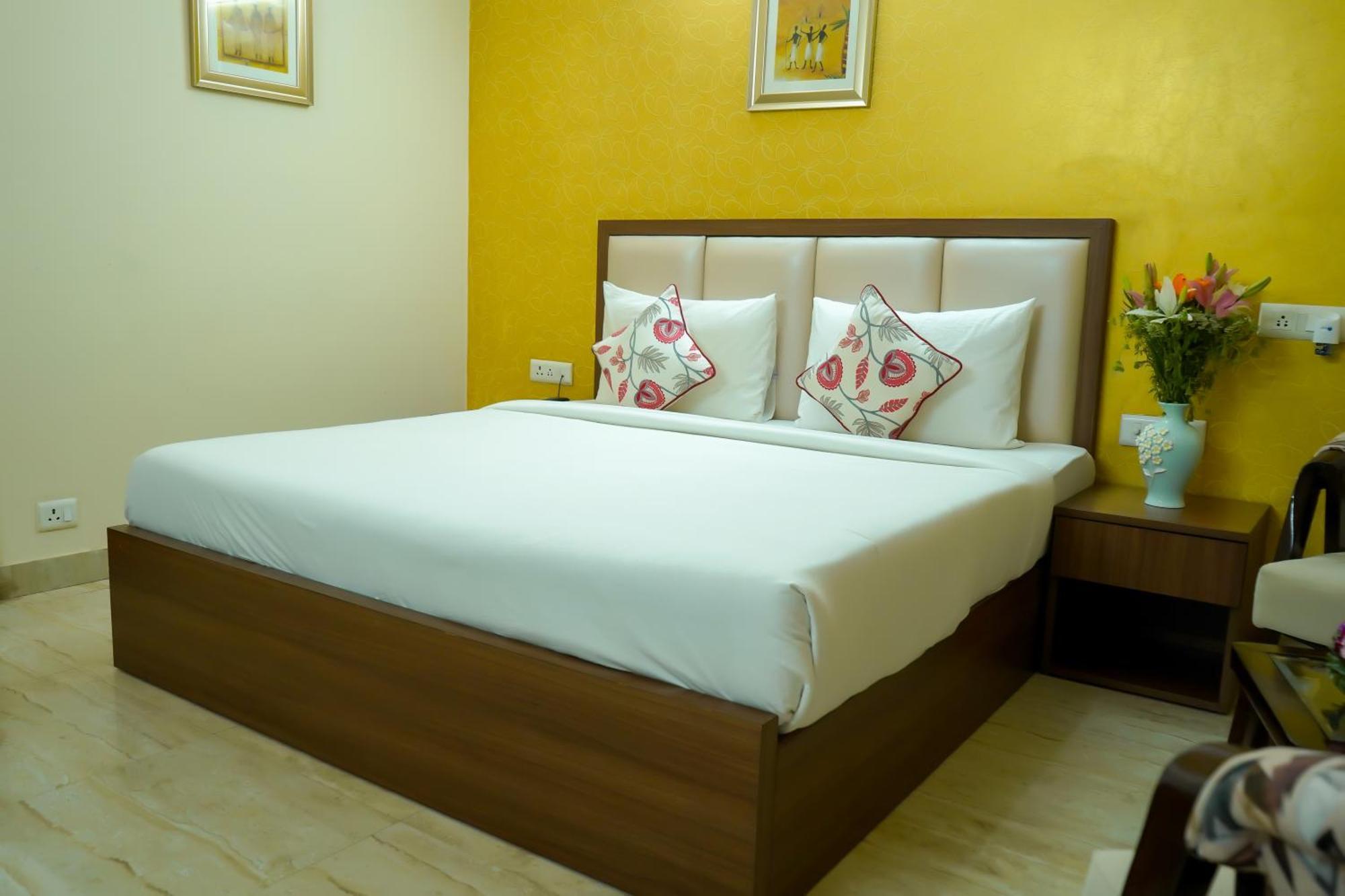 Hotel The Luxe 18 - Golf Course Road Gurgaon Exterior photo