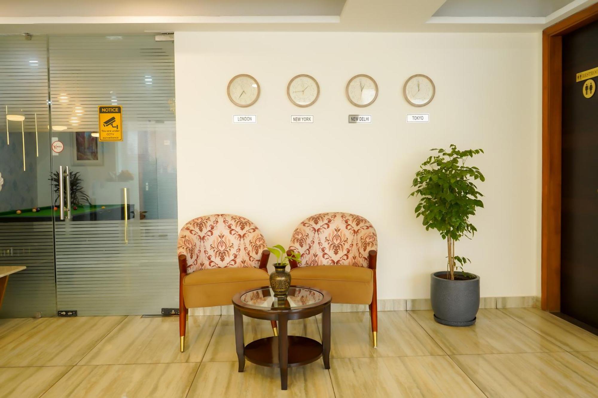 Hotel The Luxe 18 - Golf Course Road Gurgaon Exterior photo