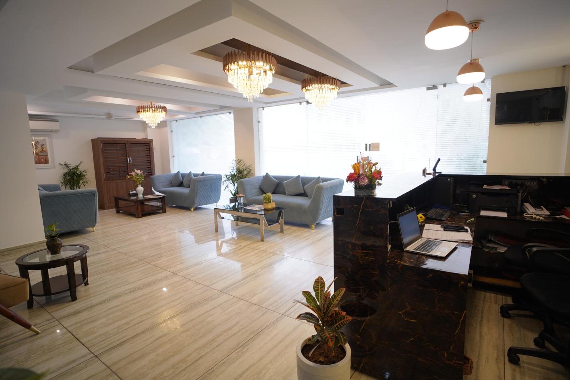 Hotel The Luxe 18 - Golf Course Road Gurgaon Exterior photo