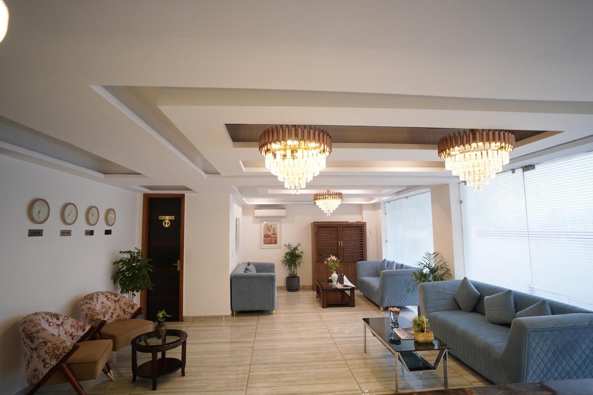 Hotel The Luxe 18 - Golf Course Road Gurgaon Exterior photo